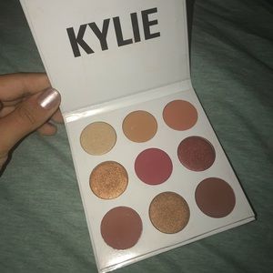 Kylie Cosmetics Burgundy Palette